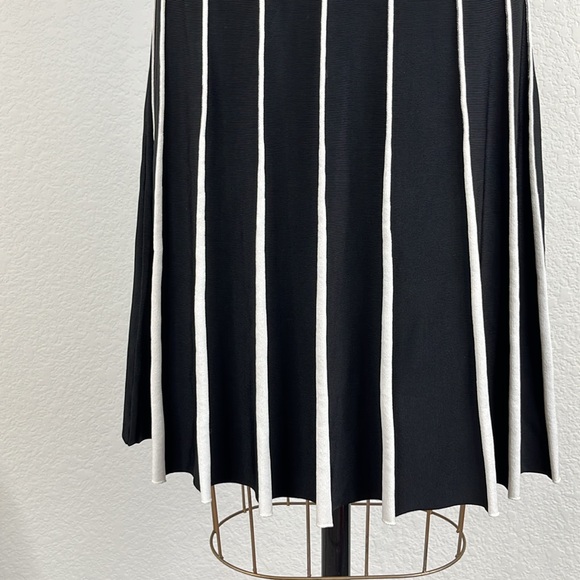 Anne Fontaine Knit NISA V Neck Short Sleeve A Line Dress Swing Trumpet Flower - Picture 4 of 10